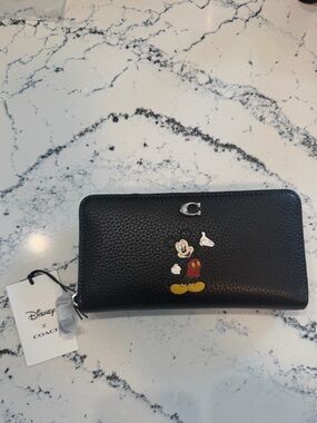 NWT CQ783 Coach Disney X Coach Essential Accordion Zip Wallet